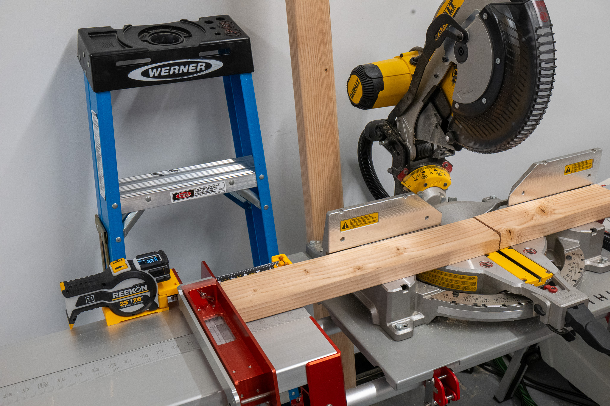 REEKON Digital Miter Saw Measuring.jpg